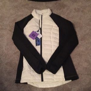 Athletic slight puffer jacket